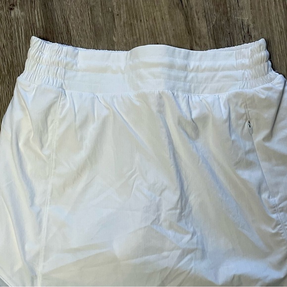 Lululemon Hotty Hot High-Rise Skirt in White Pickleball Tennis Golf Skort Size 8 - Picture 5 of 16